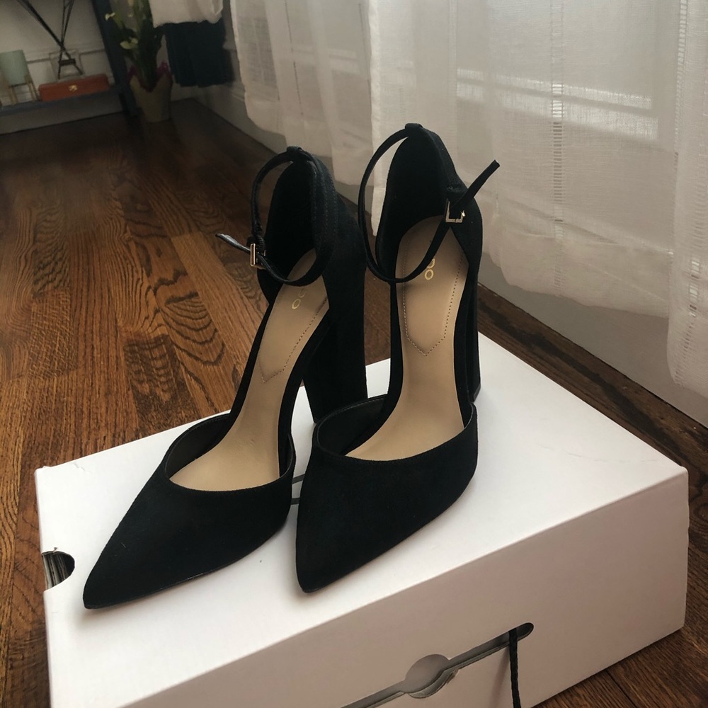 ALDO high heels size 9.